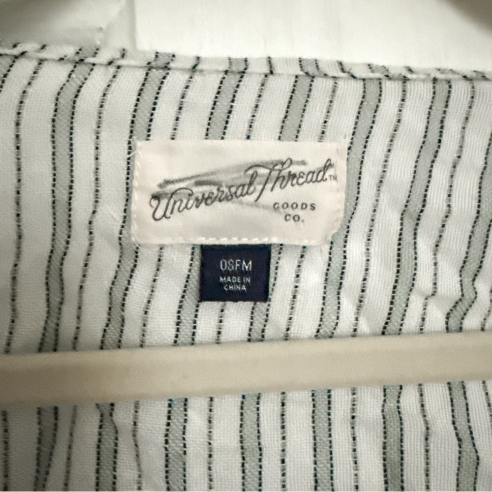 Universal Thread Blue and White Striped Cropped Kimono - Picture 3 of 6